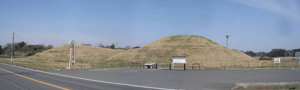 三昧塚古墳（後円部から前方部を見る）